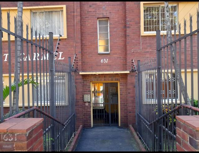 2 BEDROOM FLAT RENTED IN ESSENWOOD